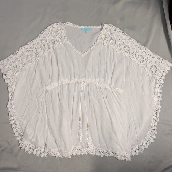 Melissa Odabash Other - Feminine White Embroidered Lace Poncho Top One Size